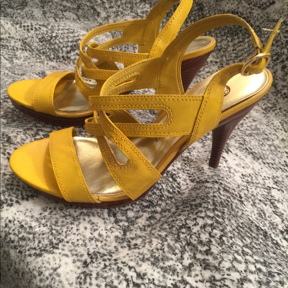 Audrey Brooke Shoes - Audrey Brooke heels sandal size 6 M leather upper.